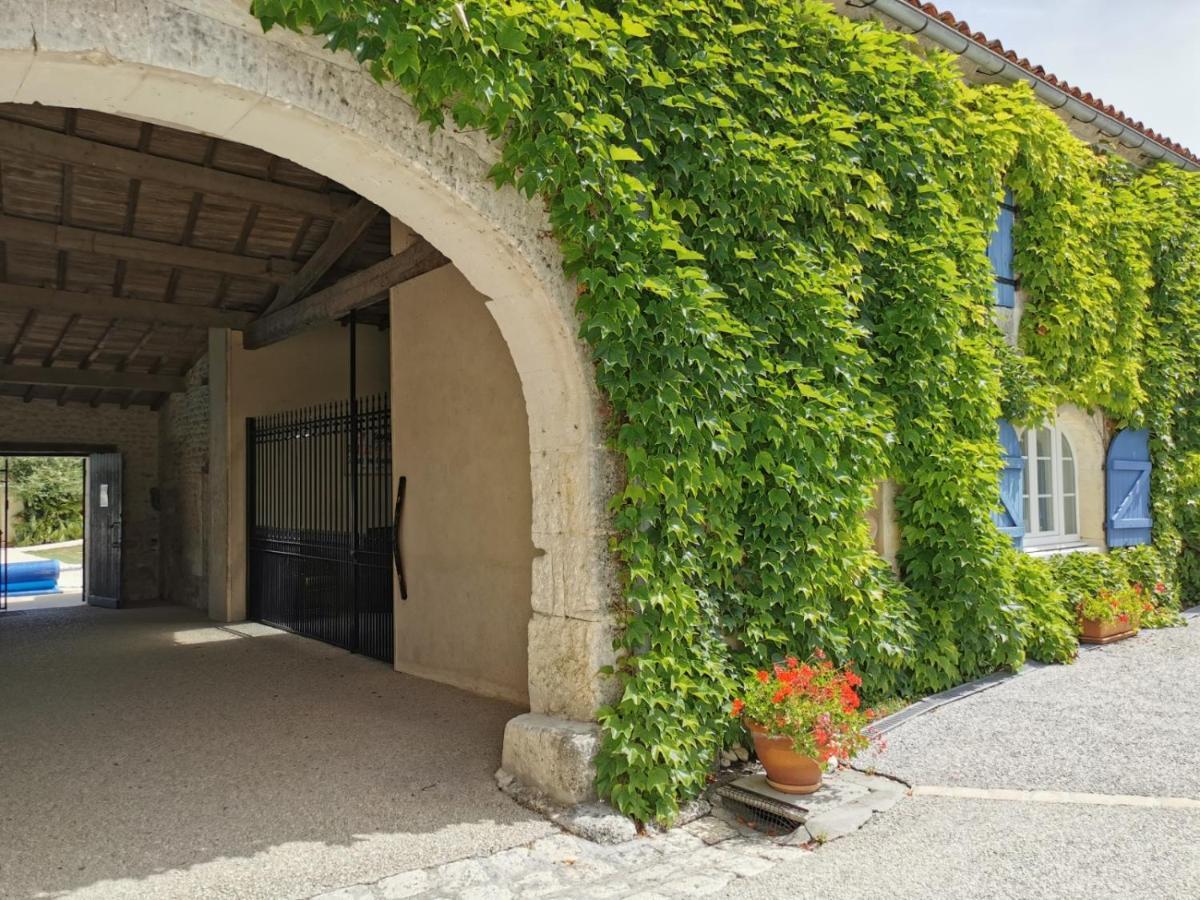 L'Ancienne Distillerie Segonzac  Экстерьер фото